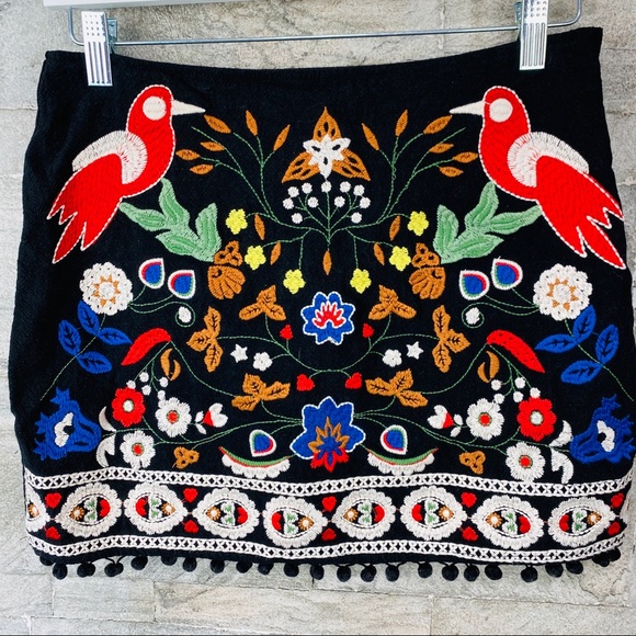 Umgee EMBROIDERED POMPOM SKIRT Size Medium - Picture 4 of 11